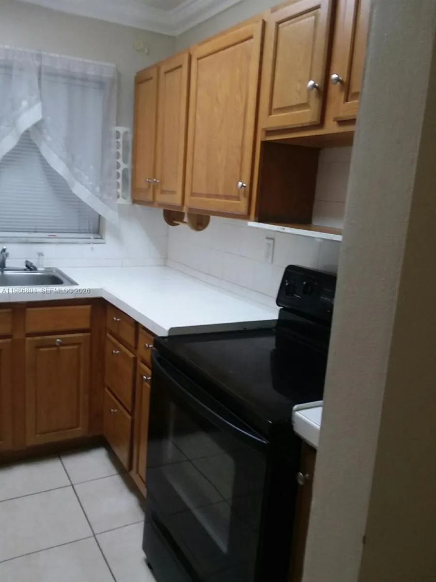 140 Royal Palm Rd #107 Hialeah Gardens, FL 33016