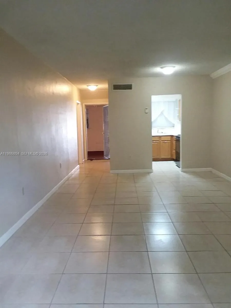 140 Royal Palm Rd #107 Hialeah Gardens, FL 33016