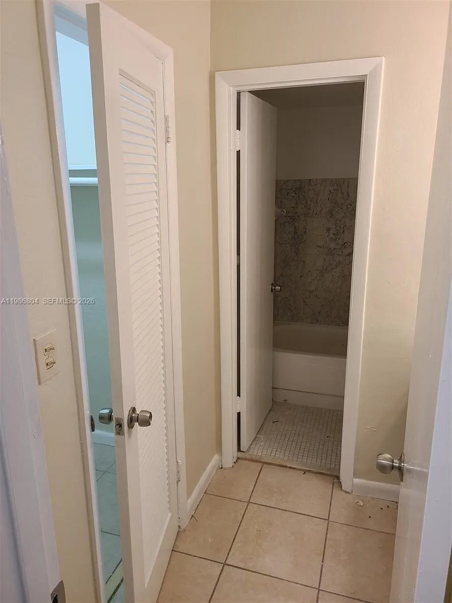 140 Royal Palm Rd #107 Hialeah Gardens, FL 33016