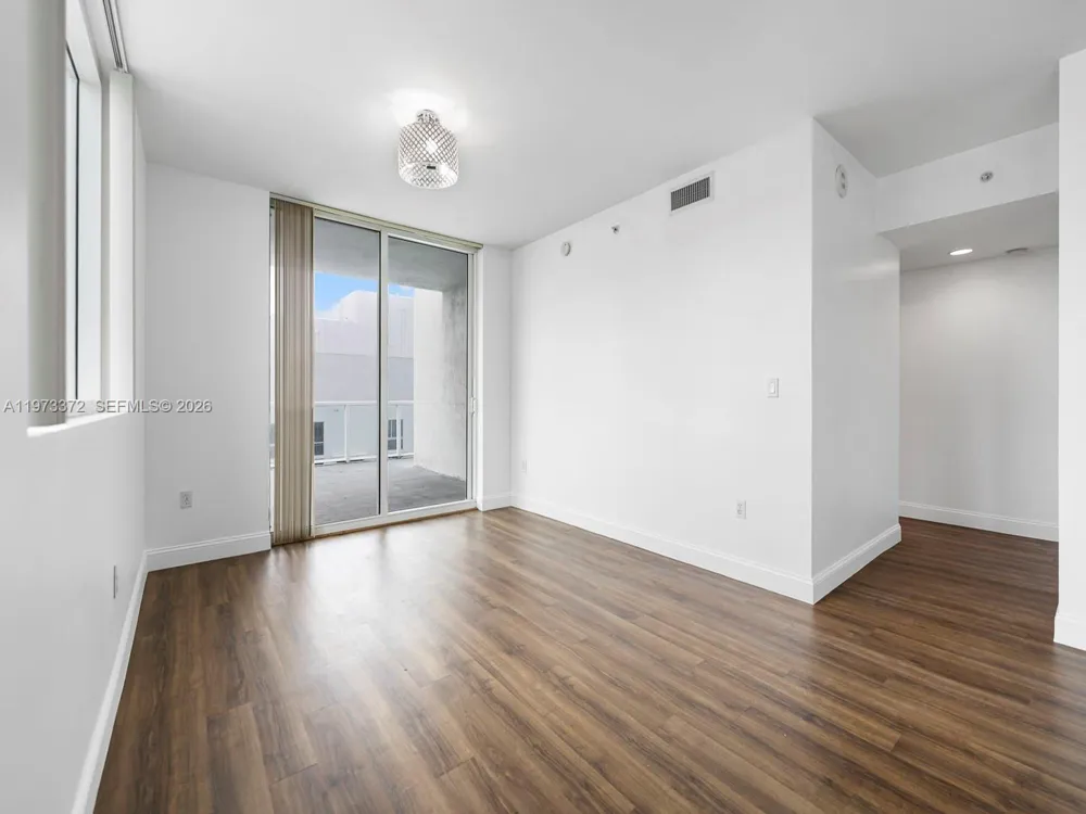 253 NE 2nd St #3108 Miami, FL 33132