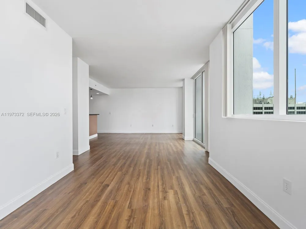 253 NE 2nd St #3108 Miami, FL 33132