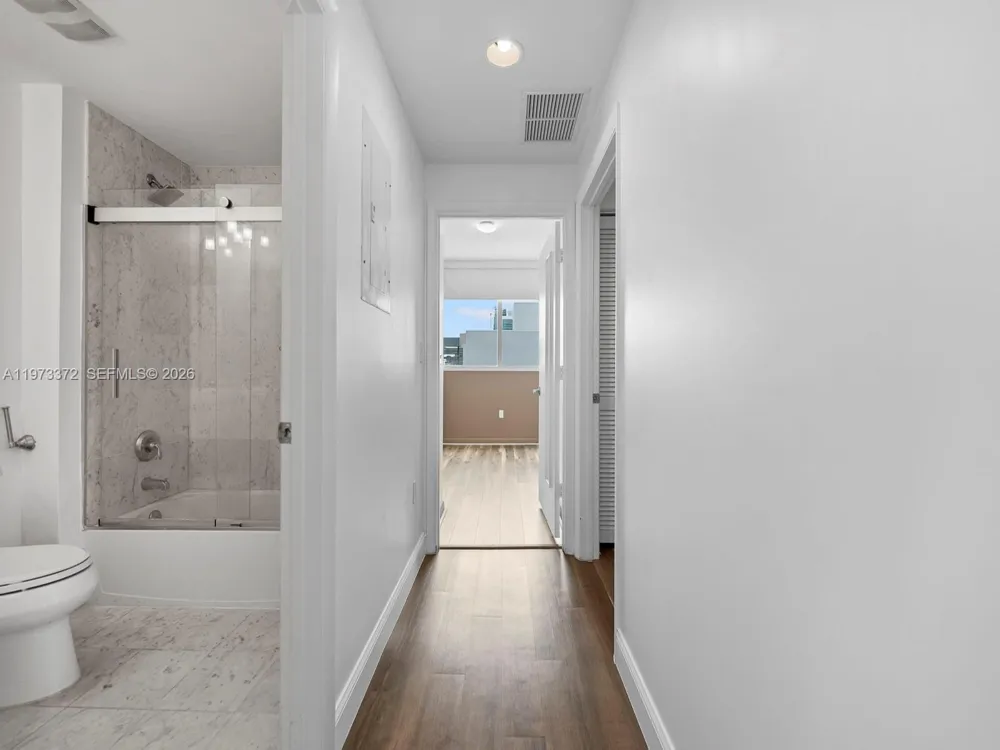 253 NE 2nd St #3108 Miami, FL 33132