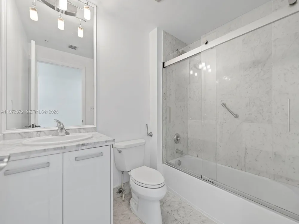 253 NE 2nd St #3108 Miami, FL 33132