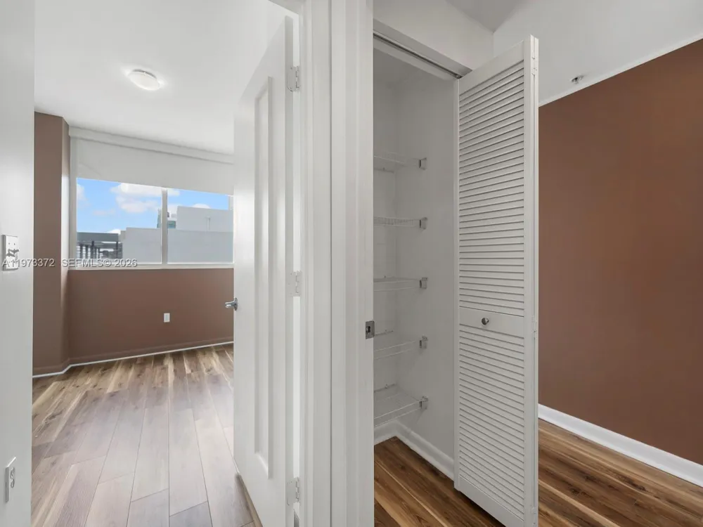 253 NE 2nd St #3108 Miami, FL 33132