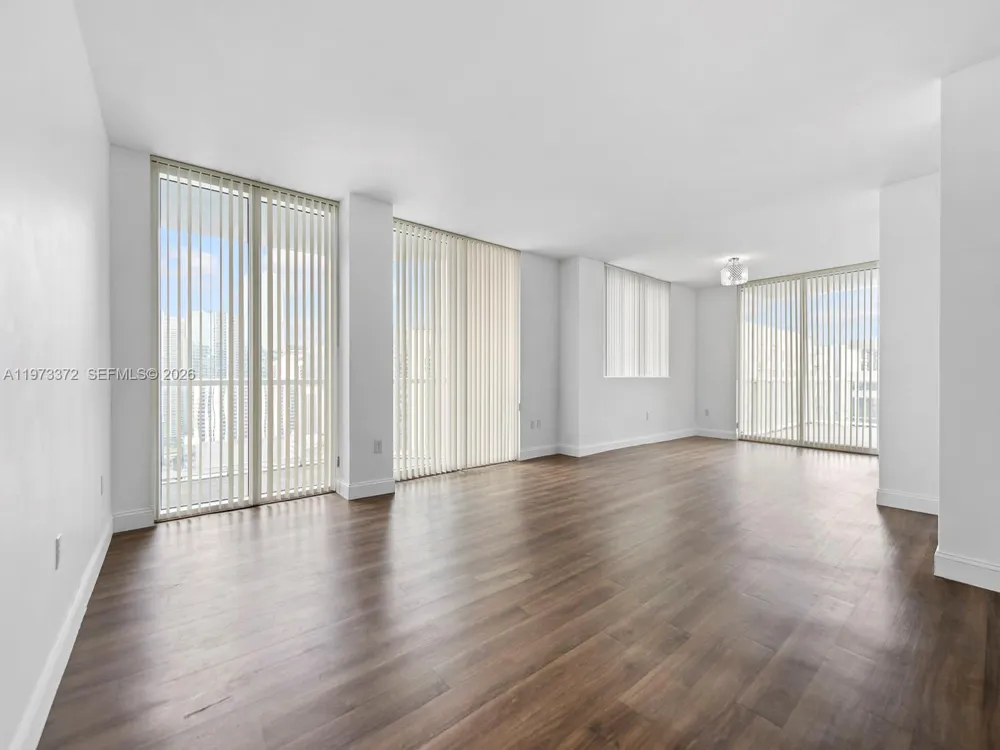 253 NE 2nd St #3108 Miami, FL 33132