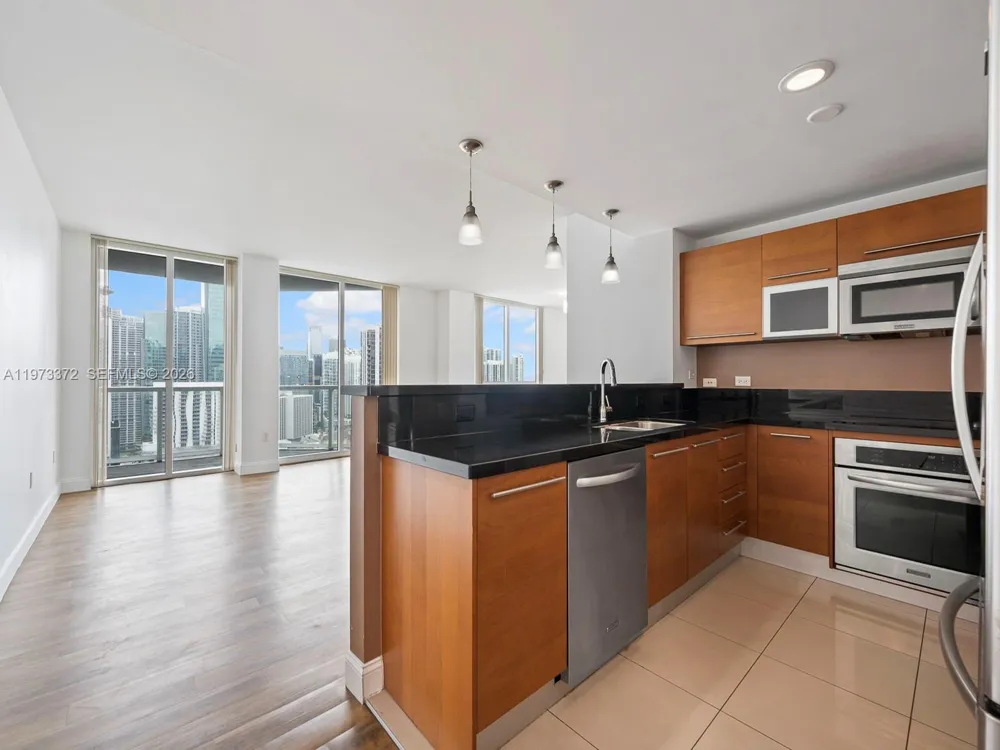 253 NE 2nd St #3108 Miami, FL 33132