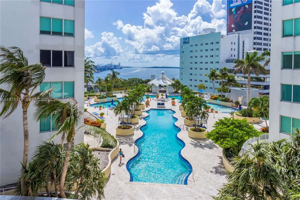 253 NE 2nd St #3108 Miami, FL 33132