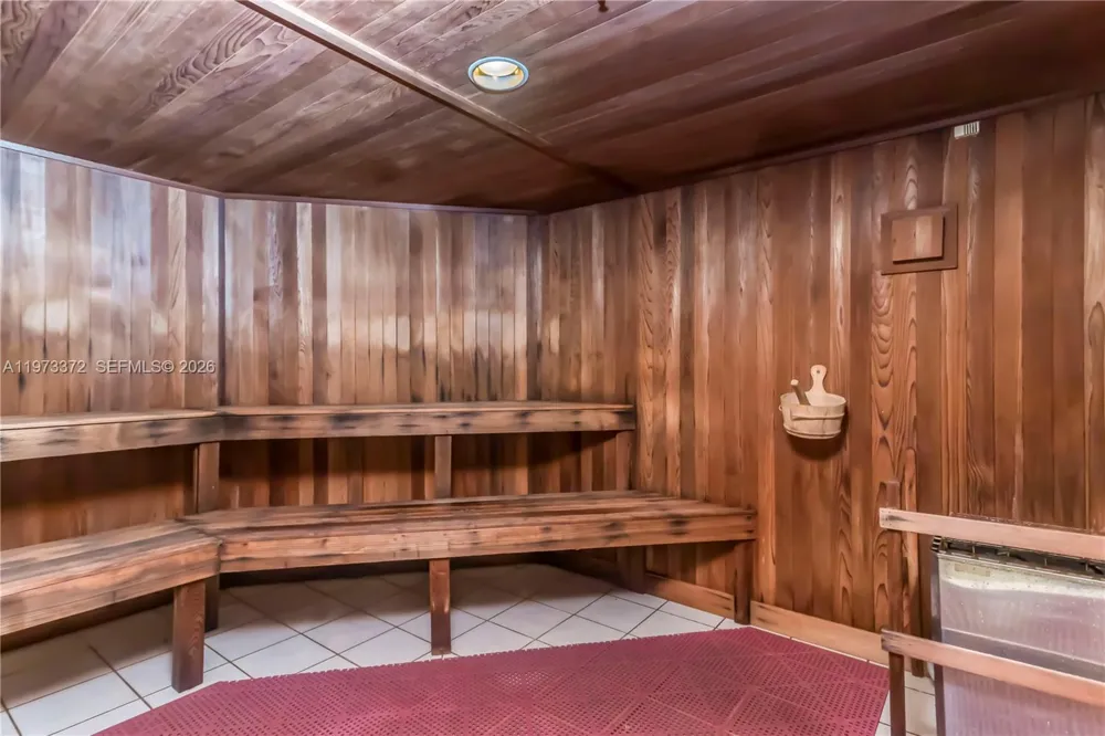 253 NE 2nd St #3108 Miami, FL 33132
