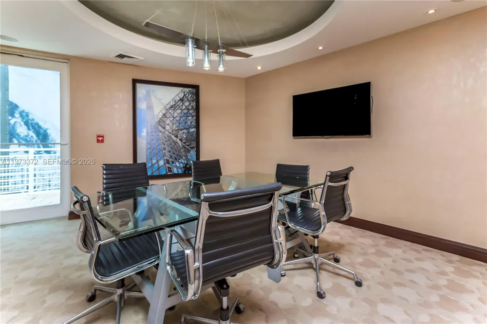 253 NE 2nd St #3108 Miami, FL 33132