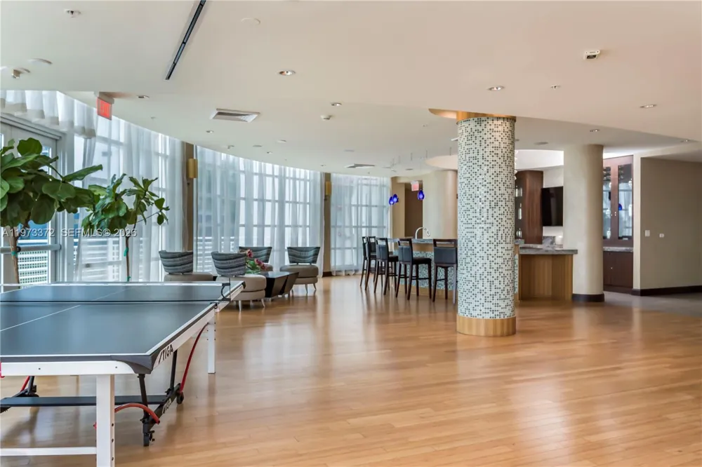 253 NE 2nd St #3108 Miami, FL 33132