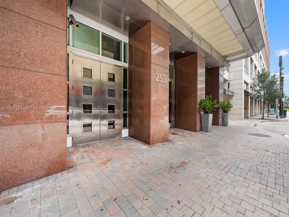 253 NE 2nd St #3108 Miami, FL 33132
