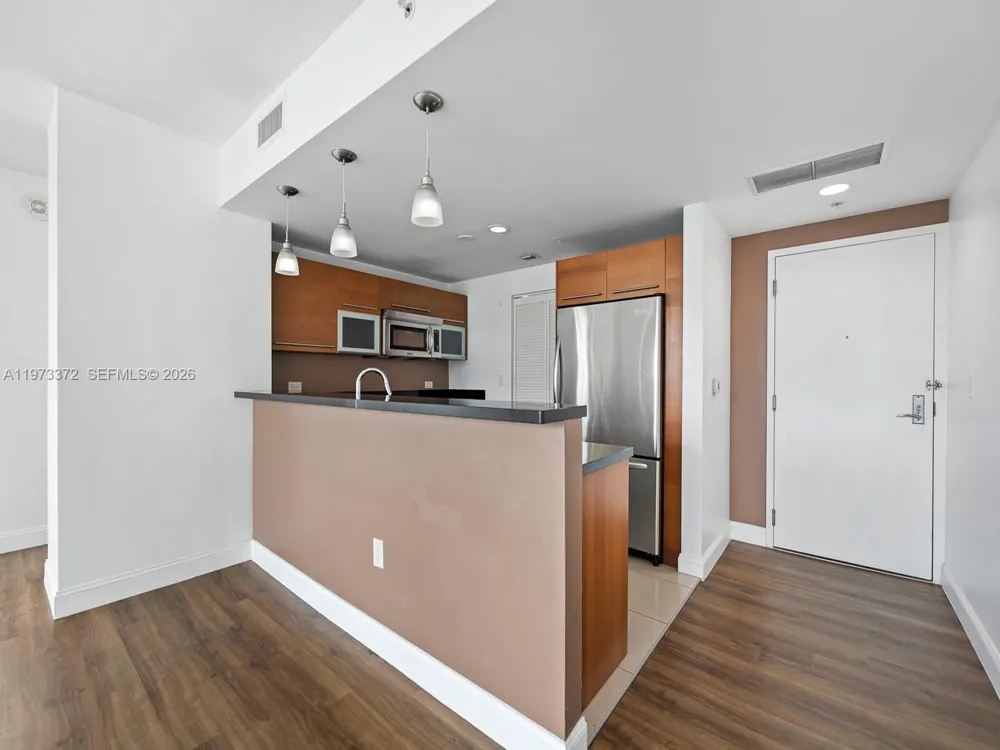 253 NE 2nd St #3108 Miami, FL 33132