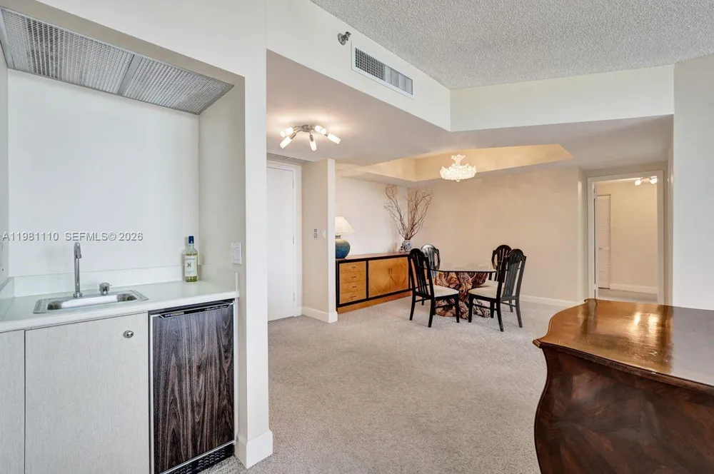 20281 E Country Club Dr #1703 Aventura, FL 33180