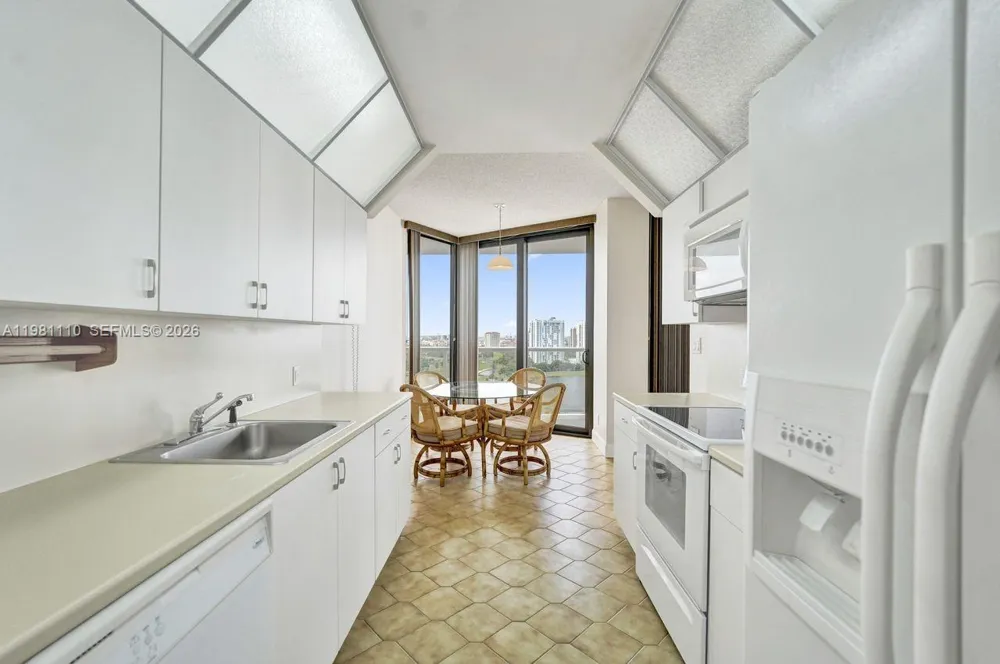 20281 E Country Club Dr #1703 Aventura, FL 33180