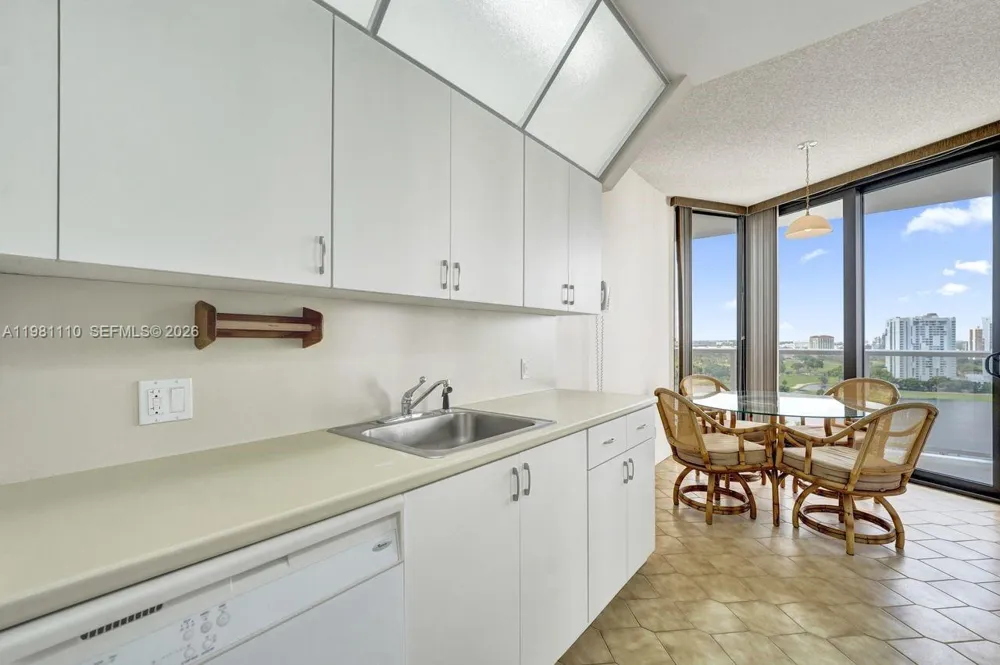 20281 E Country Club Dr #1703 Aventura, FL 33180
