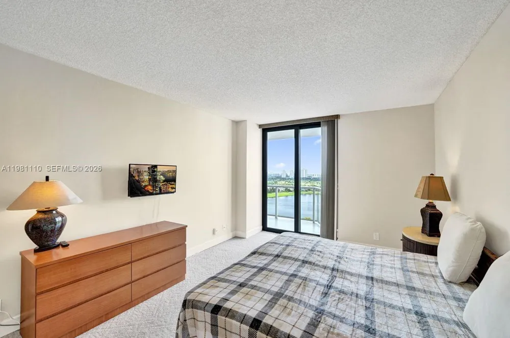 20281 E Country Club Dr #1703 Aventura, FL 33180