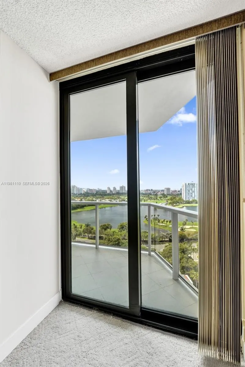 20281 E Country Club Dr #1703 Aventura, FL 33180