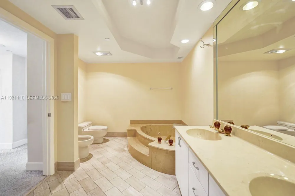 20281 E Country Club Dr #1703 Aventura, FL 33180