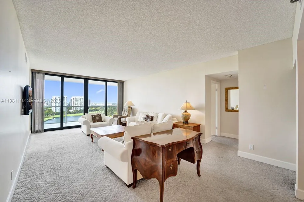 20281 E Country Club Dr #1703 Aventura, FL 33180