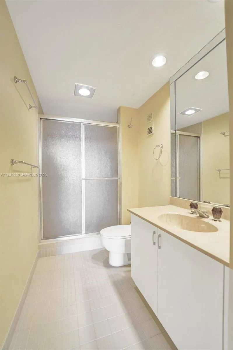 20281 E Country Club Dr #1703 Aventura, FL 33180