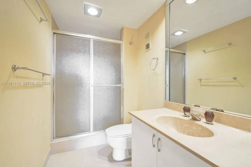 20281 E Country Club Dr #1703 Aventura, FL 33180