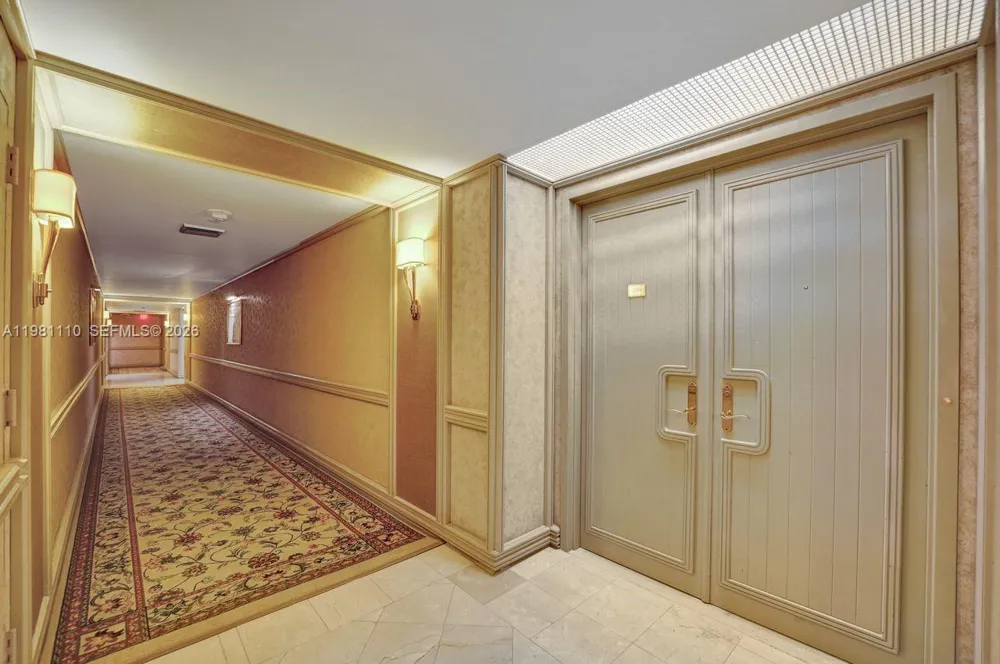 20281 E Country Club Dr #1703 Aventura, FL 33180
