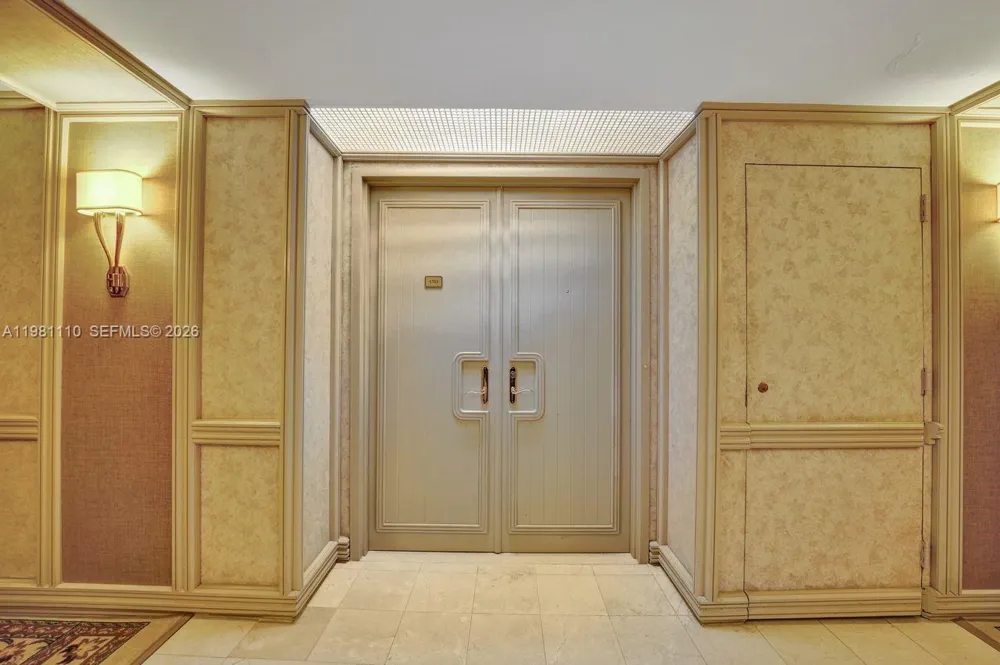 20281 E Country Club Dr #1703 Aventura, FL 33180