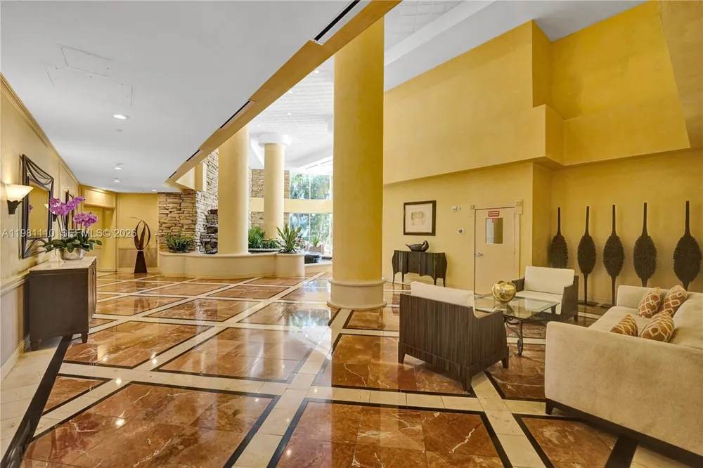 20281 E Country Club Dr #1703 Aventura, FL 33180