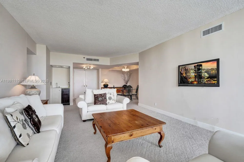 20281 E Country Club Dr #1703 Aventura, FL 33180