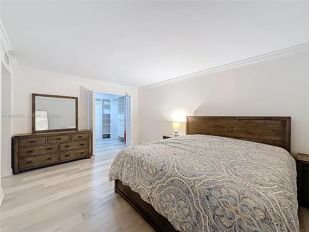 1000 Parkview Dr #121 Hallandale Beach, FL 33009