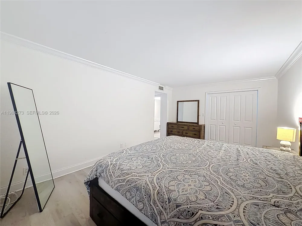 1000 Parkview Dr #121 Hallandale Beach, FL 33009