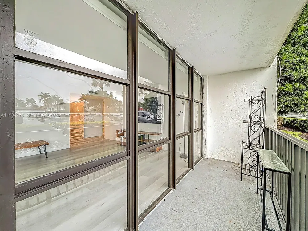 1000 Parkview Dr #121 Hallandale Beach, FL 33009