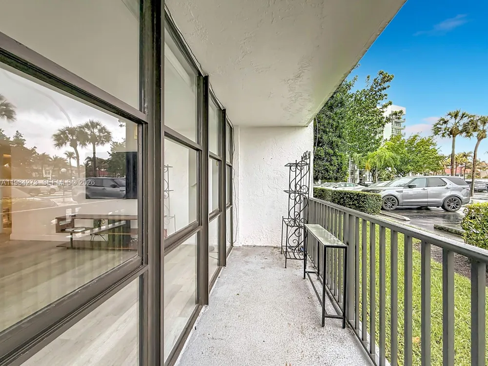 1000 Parkview Dr #121 Hallandale Beach, FL 33009