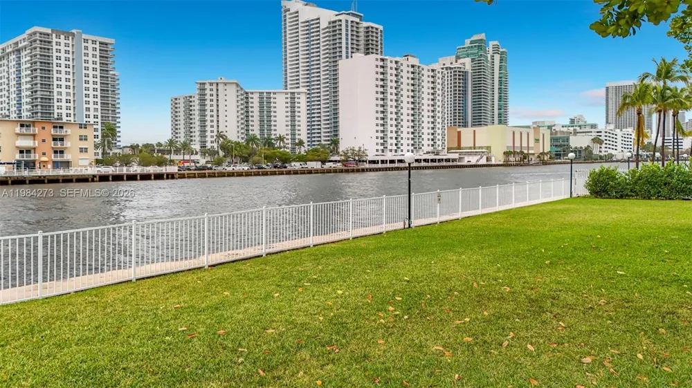 1000 Parkview Dr #121 Hallandale Beach, FL 33009