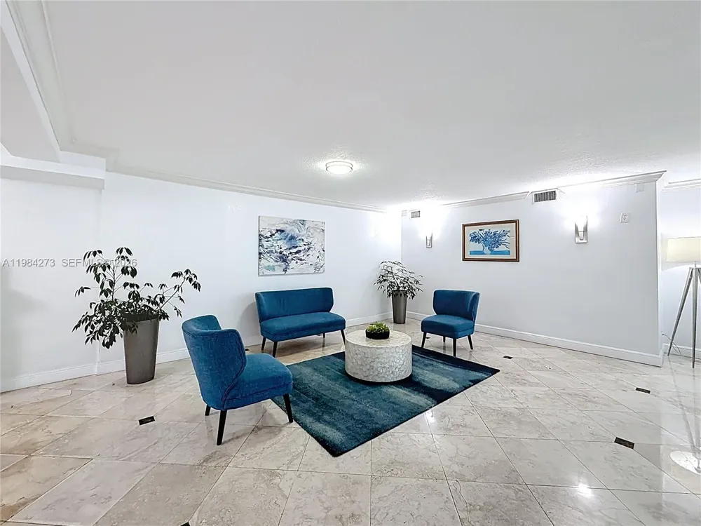 1000 Parkview Dr #121 Hallandale Beach, FL 33009