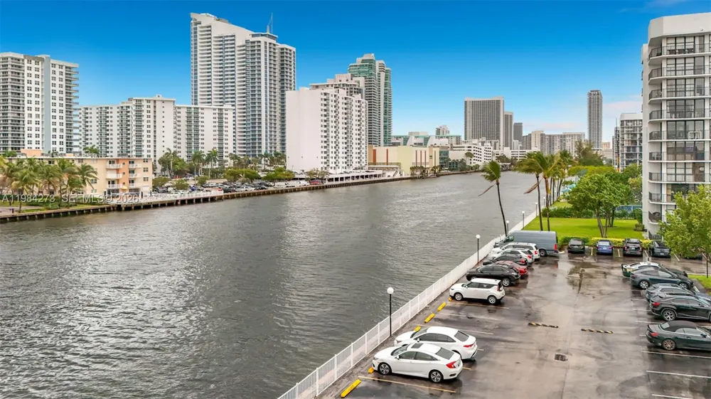 1000 Parkview Dr #121 Hallandale Beach, FL 33009