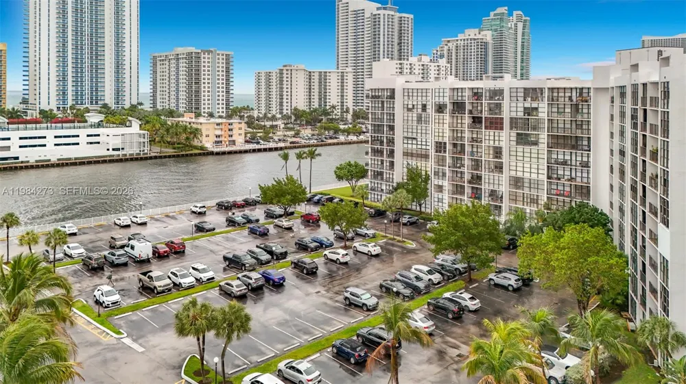1000 Parkview Dr #121 Hallandale Beach, FL 33009
