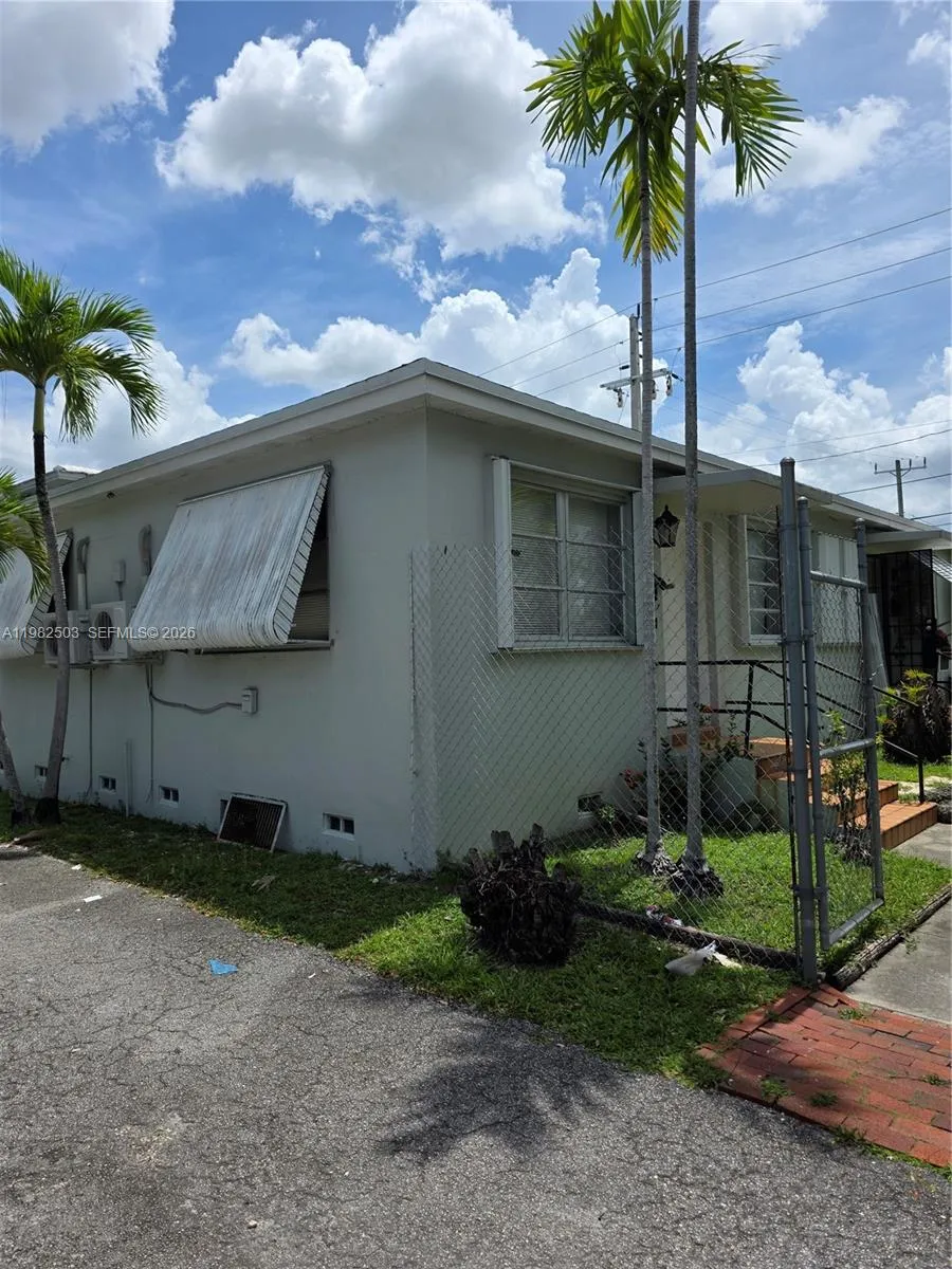 57 Esplanade Dr #C Miami Springs, FL 33166