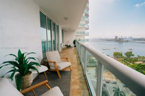 1800 Bayshore Dr #1412