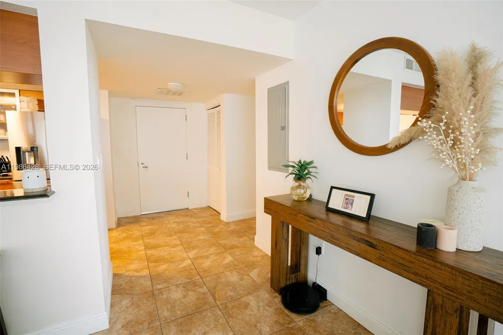 1800 Bayshore Dr #1412 Miami, FL 33132
