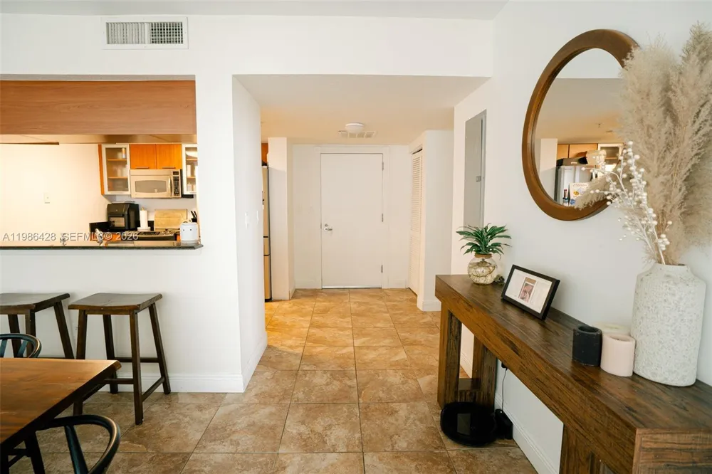 1800 Bayshore Dr #1412 Miami, FL 33132