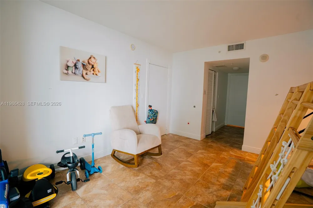 1800 Bayshore Dr #1412 Miami, FL 33132