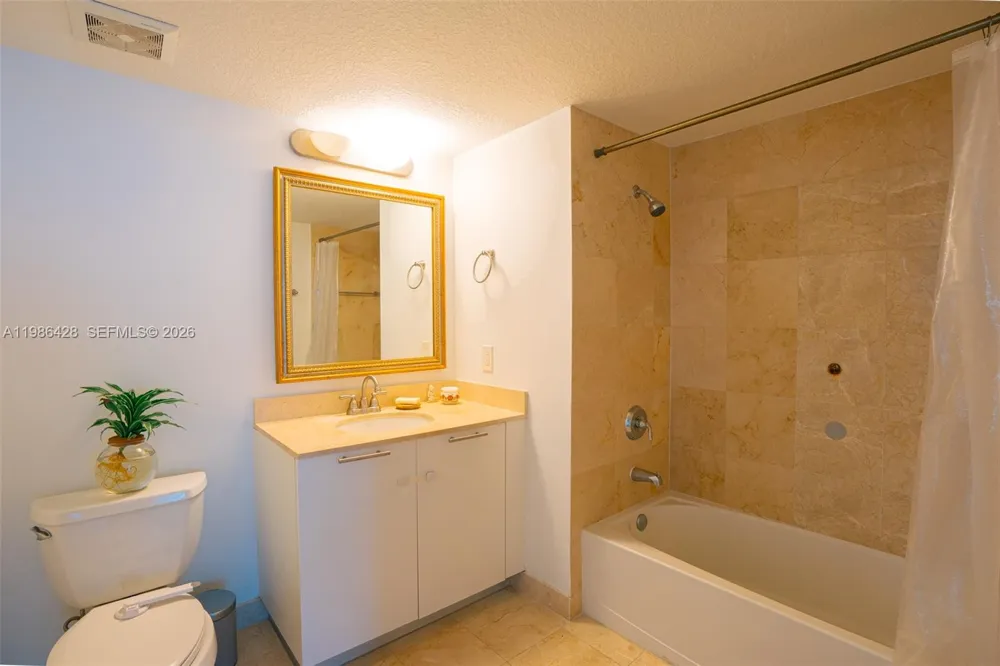 1800 Bayshore Dr #1412 Miami, FL 33132