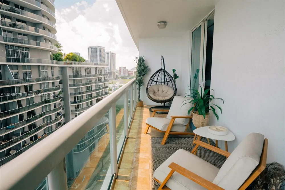 1800 Bayshore Dr #1412 Miami, FL 33132