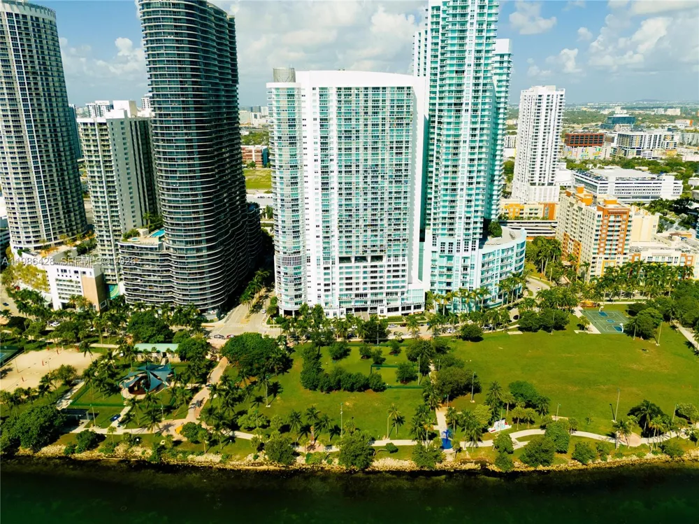 1800 Bayshore Dr #1412 Miami, FL 33132