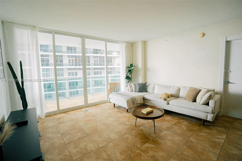 1800 Bayshore Dr #1412 Miami, FL 33132