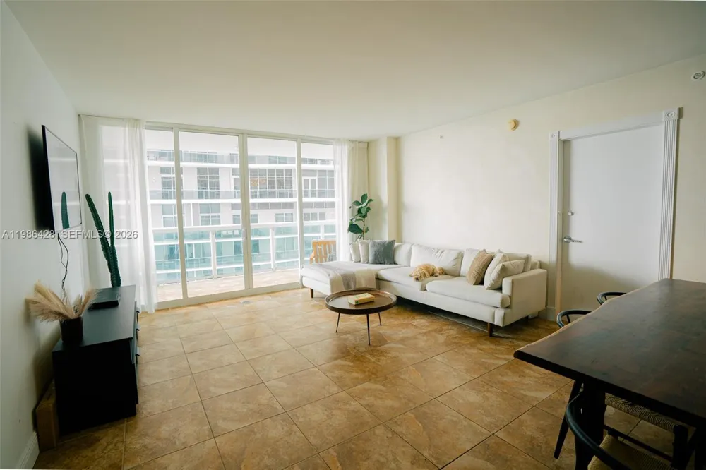 1800 Bayshore Dr #1412 Miami, FL 33132