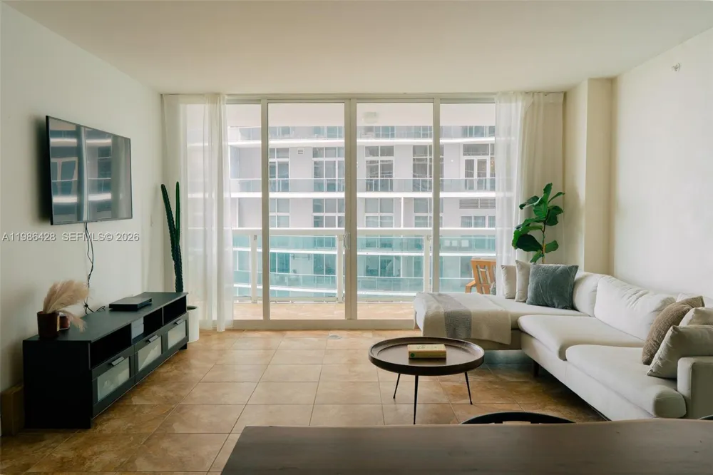 1800 Bayshore Dr #1412 Miami, FL 33132