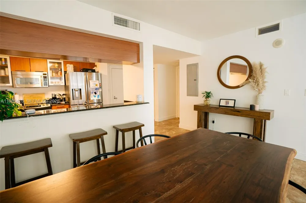 1800 Bayshore Dr #1412 Miami, FL 33132