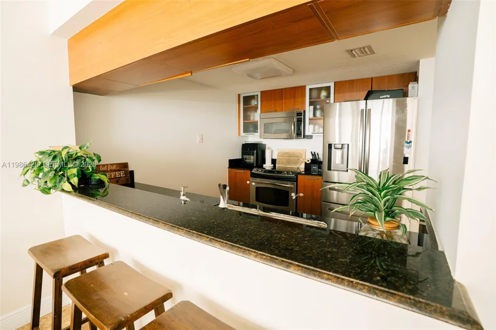 1800 Bayshore Dr #1412 Miami, FL 33132